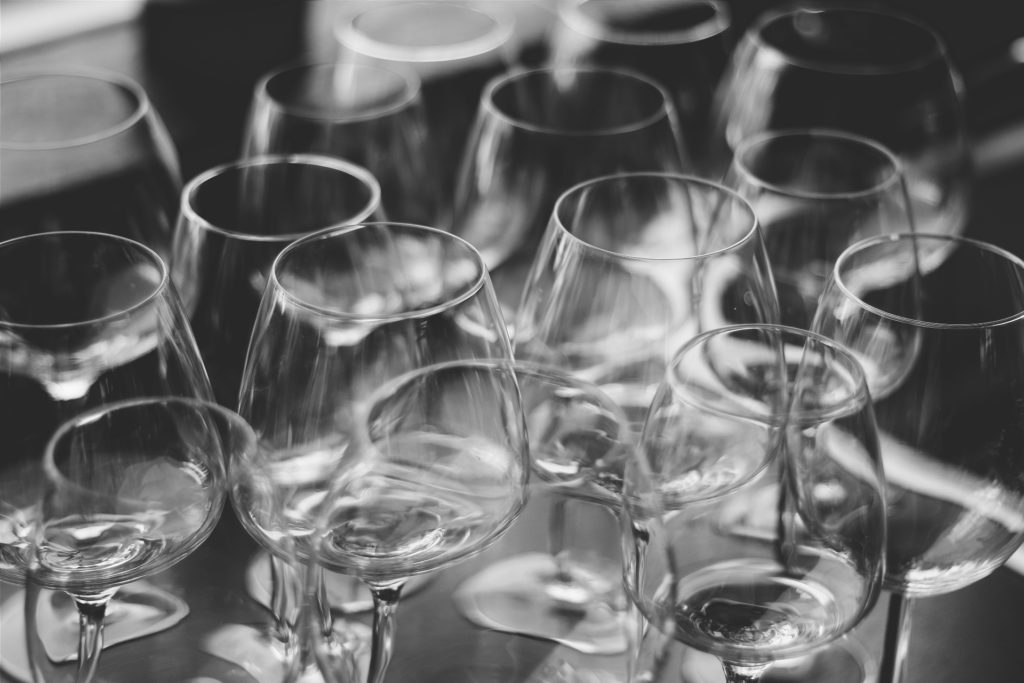 Comment emballer des verres pour les déménager à l'étranger